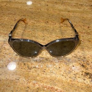 Gucci sunglasses brand new GG1011S 002 , 57-17-140 , authentic